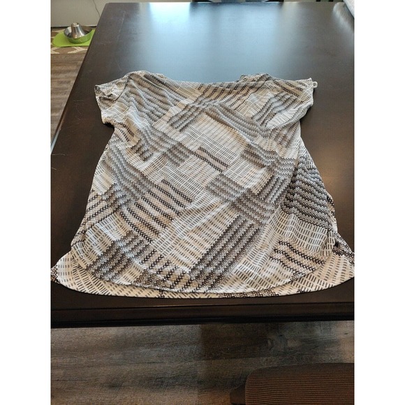 PRETTY DANA BUCHMAN WOMEN'S MEDIUM BLOUSE. BRN/BLK/WHT GEOMETRICAL PATTERN-SILKY - Picture 5 of 5